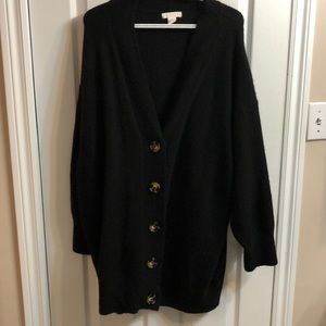 Buttoned long black cardigan